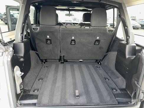 Used 2018 Jeep Wrangler Unlimited Sport S image 19