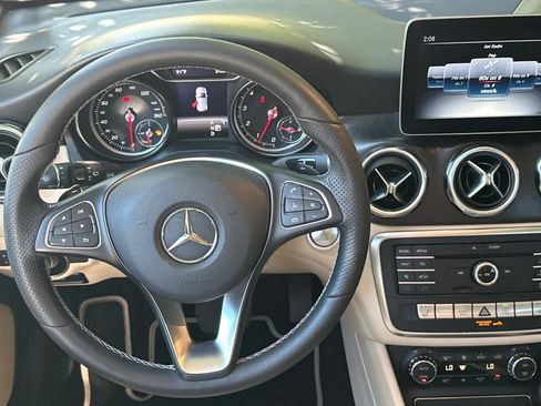 Used 2019 Mercedes-Benz GLA 250 image 13