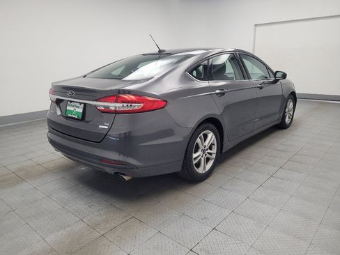 Used 2018 Ford Fusion SE FWD image 9