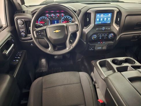 Used 2022 Chevrolet Silverado 2500 Custom w/ Custom Value Package AWD/4WD image 7