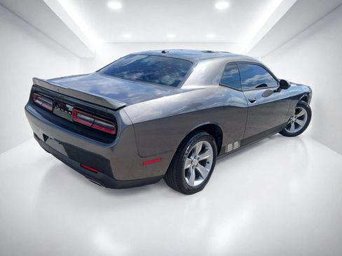 Used 2019 Dodge Challenger SXT RWD image 6