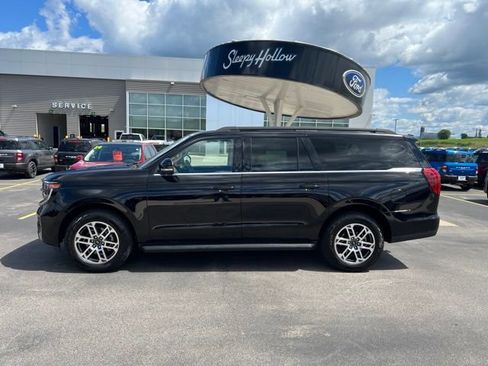 Used 2025 Ford Expedition Max Active AWD/4WD image 8