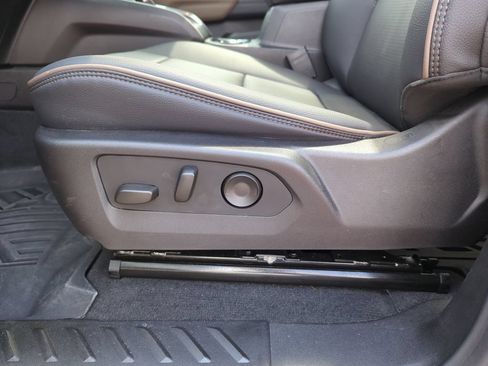 Used 2025 GMC Canyon Denali w/ LPO, Denali Black Edition AWD/4WD image 13