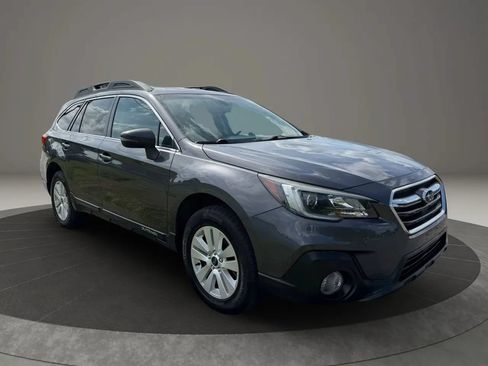 Used 2018 Subaru Outback 2.5i Premium AWD/4WD image 2