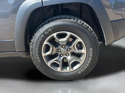 Used 2021 Jeep Cherokee Trailhawk w/ Premium Leather Package AWD/4WD image 36