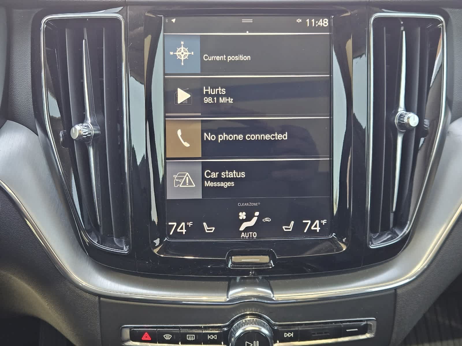 Used 2018 Volvo XC60 T5 Momentum w/ Vision Package AWD/4WD image 15