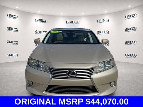 Used 2013 Lexus ES 350 w/ Luxury Pkg FWD image 2