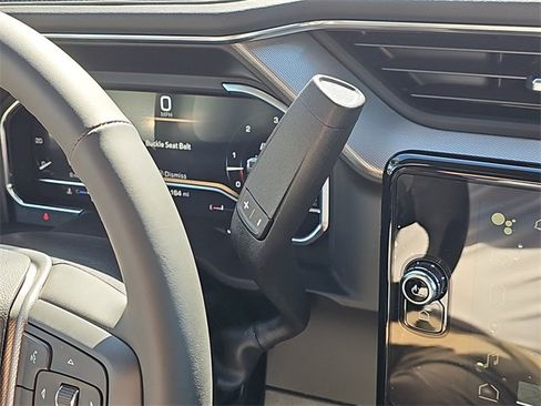 New 2025 GMC Sierra 3500 Denali w/ Denali Reserve Package image 14