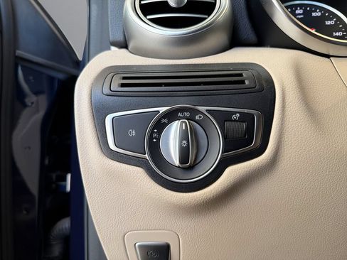 Used 2021 Mercedes-Benz GLC 300 image 28