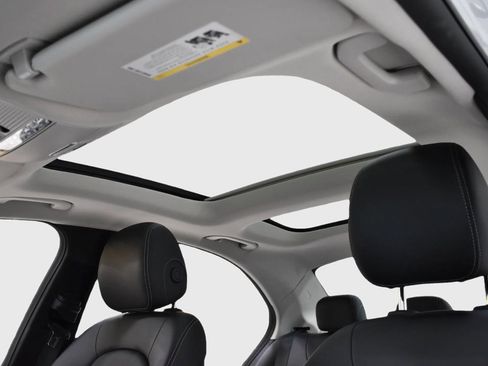 Used 2017 Mercedes-Benz C 300 4MATIC Sedan image 19