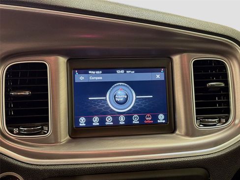 Used 2022 Dodge Charger SXT RWD image 13