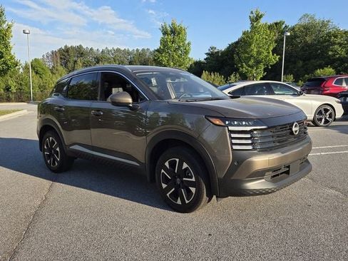 Used 2025 Nissan Kicks SR w/ Illumination Package FWD image 8