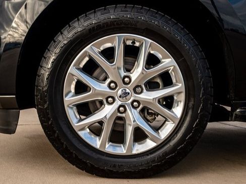 Used 2020 Ford Expedition XLT w/ Equipment Group 202A image 6