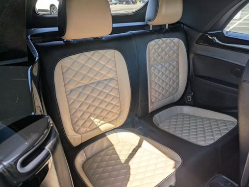 Used 2019 Volkswagen Beetle S image 15
