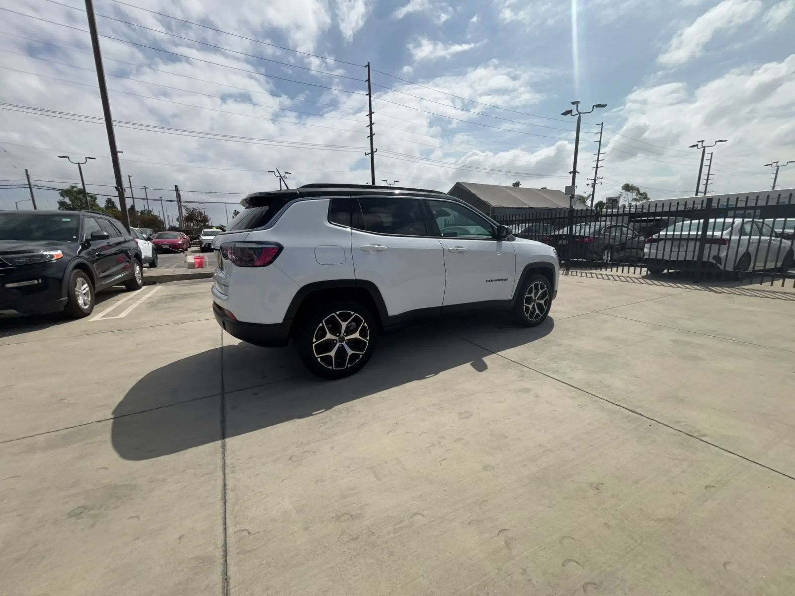Used 2025 Jeep Compass Limited AWD/4WD image 13
