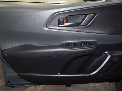 Used 2025 Toyota Prius LE image 21