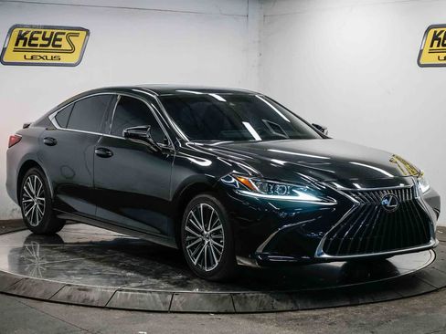 Used 2024 Lexus ES 300h w/ Premium Package image 5