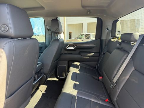 Used 2023 GMC Sierra 1500 SLT w/ SLT Premium Package AWD/4WD image 25