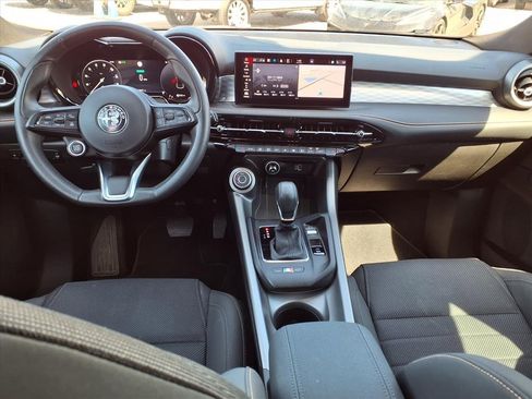 Used 2024 Alfa Romeo Tonale Ti image 17