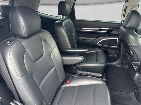 Used 2020 Kia Telluride S FWD image 17