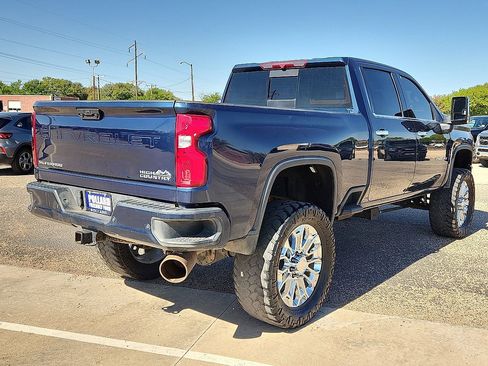 Used 2023 Chevrolet Silverado 2500 High Country AWD/4WD image 3