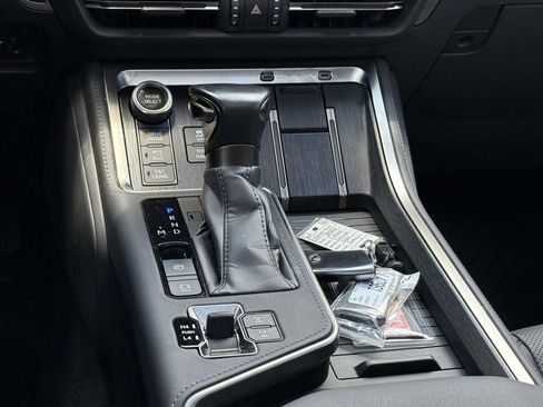 Used 2024 Lexus GX 550 AWD/4WD image 19