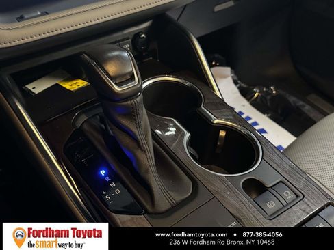 Used 2021 Toyota Highlander Limited AWD/4WD image 30