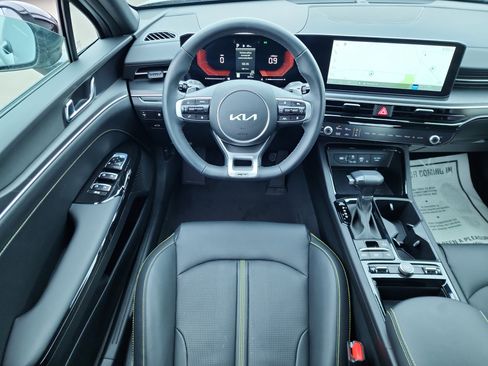 Used 2025 Kia K5 GT image 9
