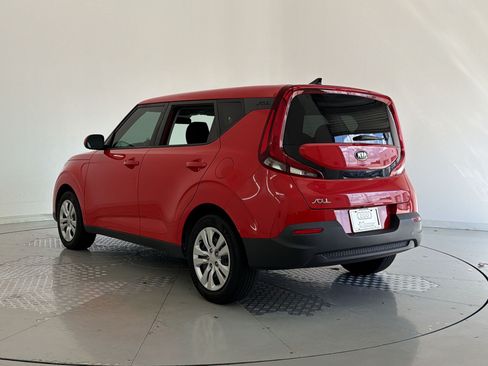 Used 2020 Kia Soul LX FWD image 3