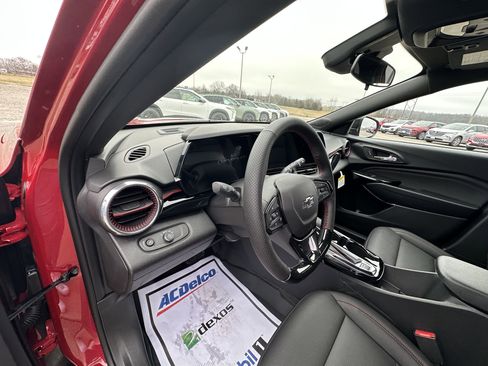 New 2026 Chevrolet Trax RS w/ Driver Confidence Package image 35