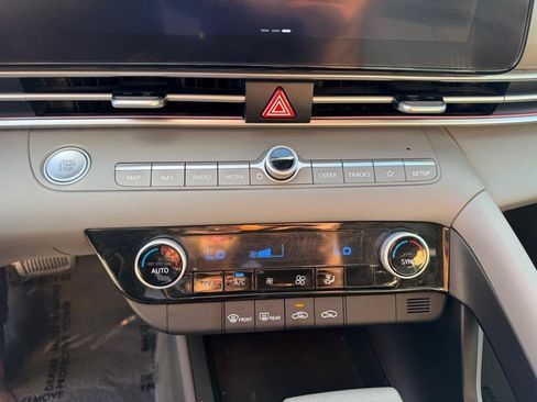 Used 2024 Hyundai Elantra SEL FWD image 40