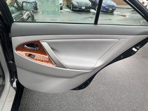 Used 2011 Toyota Camry SE image 21