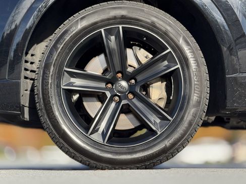 Used 2019 Audi Q8 Premium w/ Convenience Package image 17