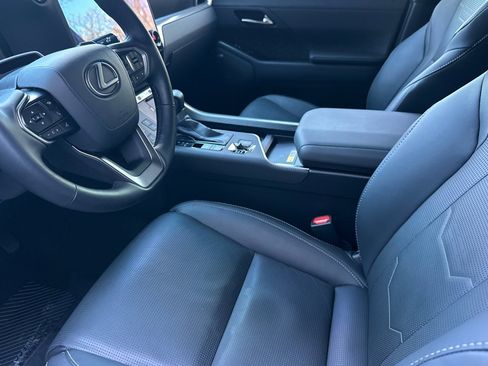 Certified 2024 Lexus GX 550 w/ Accessory Package (2T) image 11