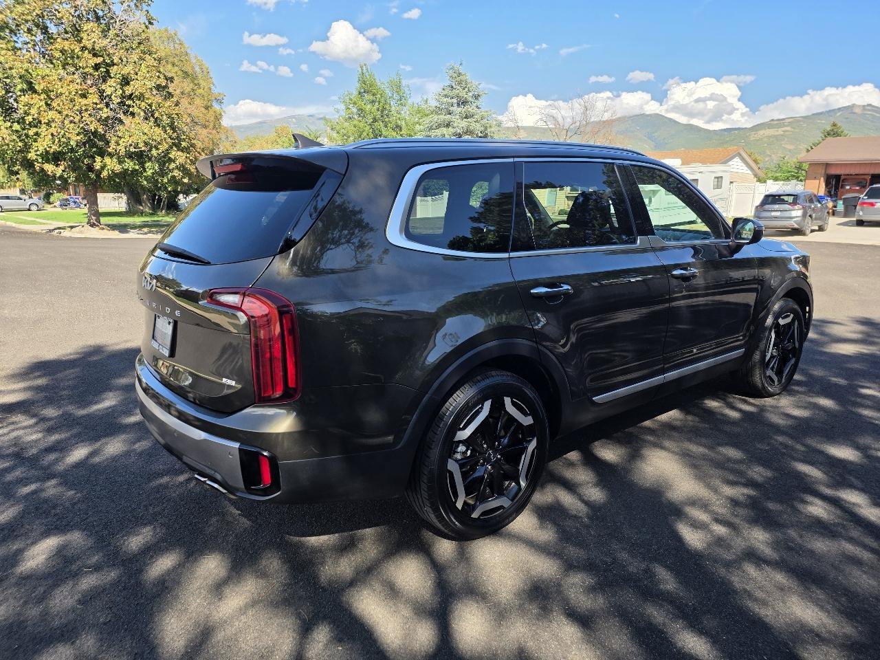 Used 2025 Kia Telluride S AWD/4WD image 3