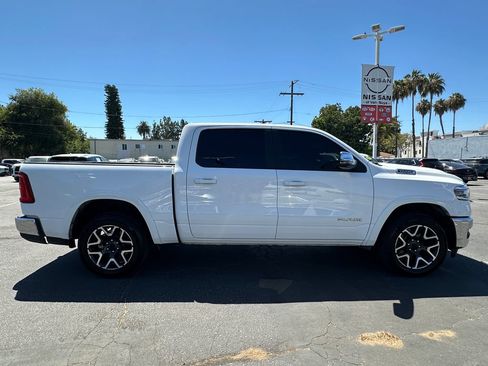 Used 2025 RAM 1500 Laramie AWD/4WD image 9
