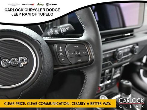 Used 2025 Jeep Wrangler Sport image 17