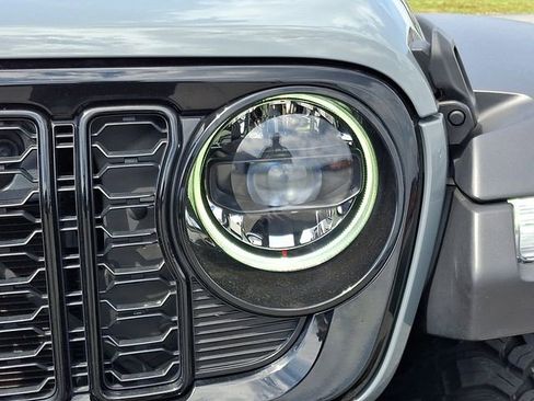 Used 2024 Jeep Wrangler Unlimited Sport AWD/4WD image 9