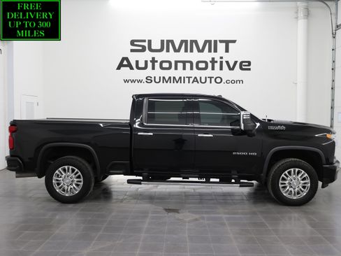 Used 2021 Chevrolet Silverado 2500 High Country w/ Z71 Off-Road Package image 1