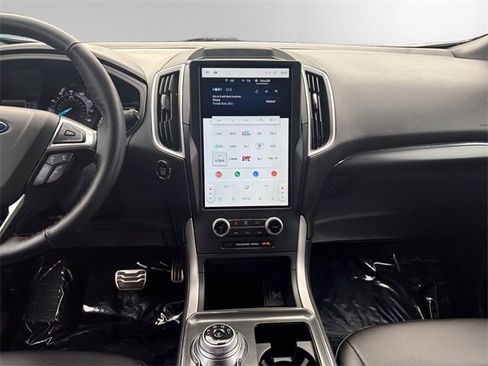 Used 2022 Ford Edge ST-Line image 11