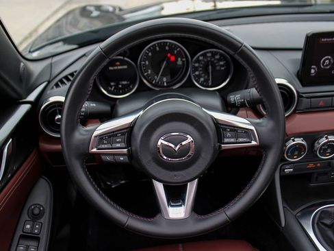 Used 2019 MAZDA MX-5 Miata RF Grand Touring image 22
