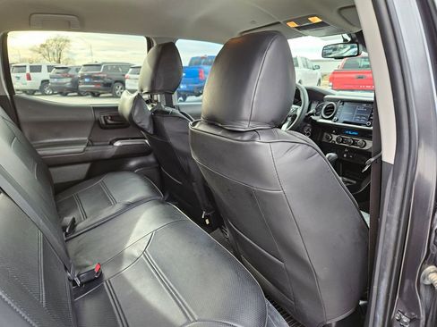 Used 2022 Toyota Tacoma SR5 image 29