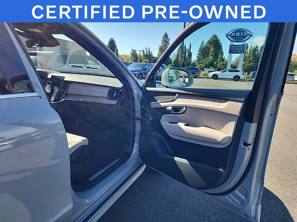Used 2025 Volvo XC90 T8 Core AWD/4WD image 19