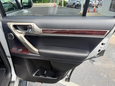 Used 2014 Lexus GX 460 Luxury AWD/4WD image 29