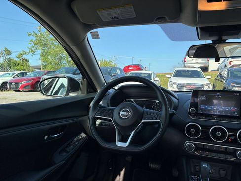 Used 2025 Nissan Sentra SV FWD image 33