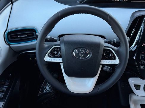 Used 2017 Toyota Prius Prime Advanced image 20