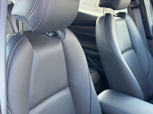 New 2026 MAZDA MAZDA3 2.5 S Hatchback w/ Premium Pkg FWD image 9