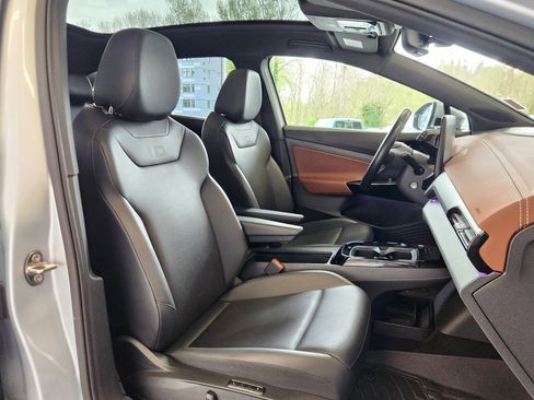 Used 2021 Volkswagen ID.4 Pro S image 2