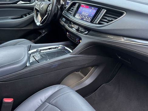Certified 2023 Buick Enclave Essence image 18