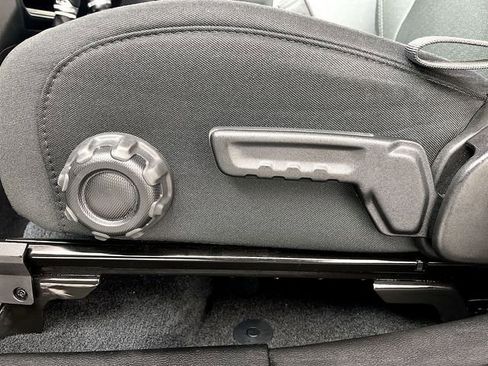 Used 2021 Jeep Wrangler Sport S image 12